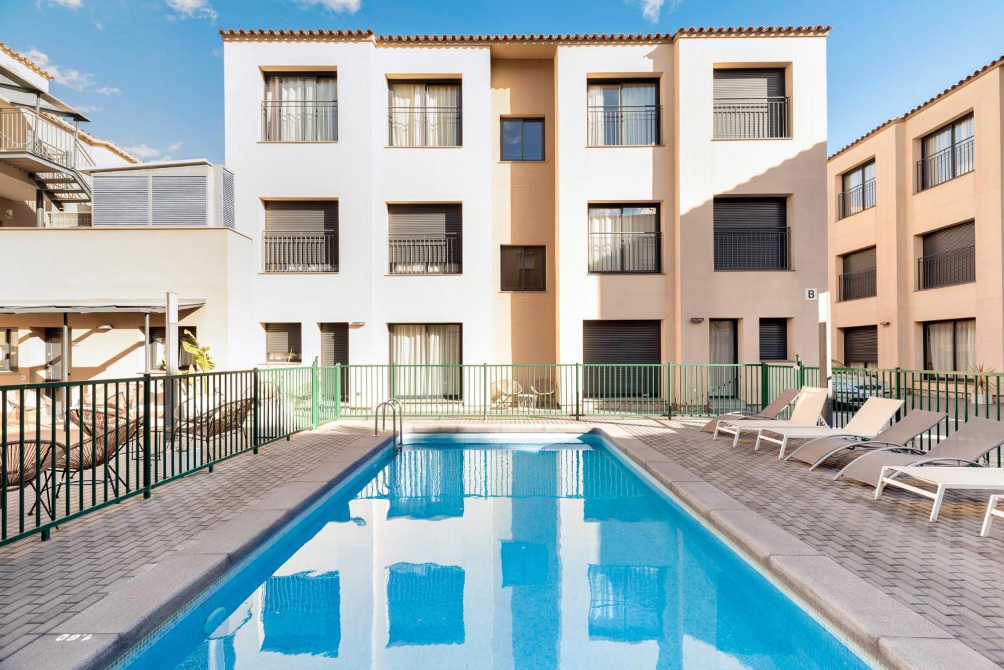 Castell Beach Aparthotel Castelldefels Buitenkant foto